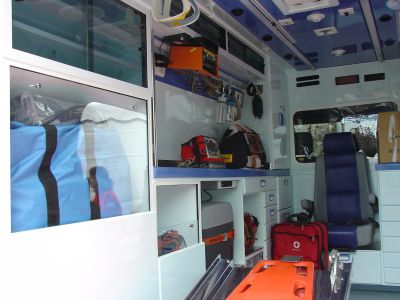 La limpieza integral de ambulancias mediante ozono en Madrid